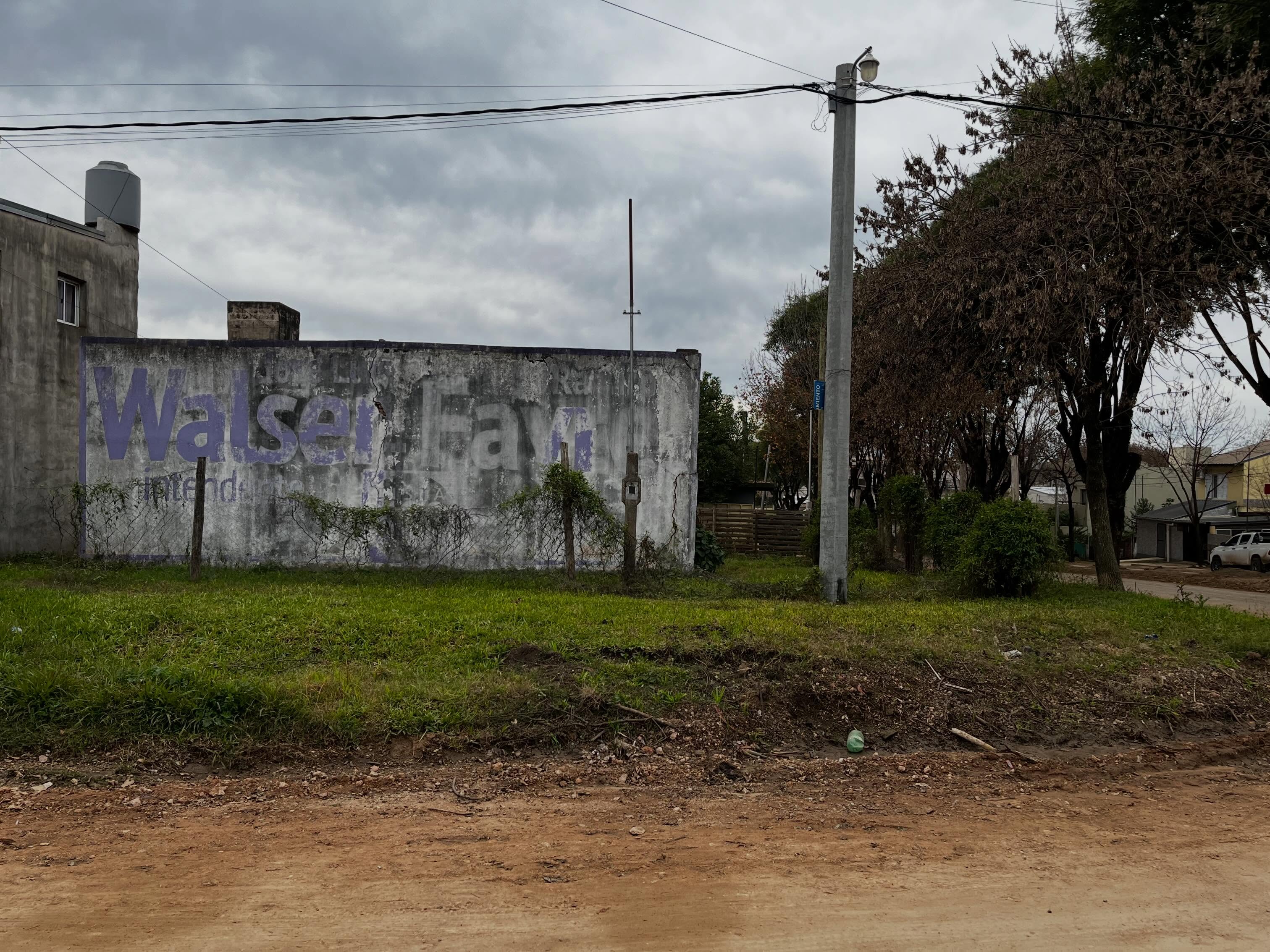 Se vende estratégica esquina de Colón - foto 1