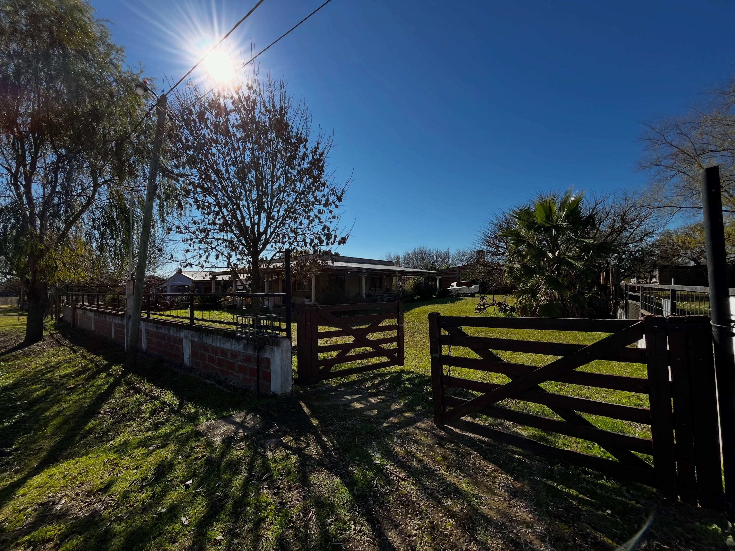 SE VENDE IMPORTANTE CASA EN EL BRILLANTE - foto 1
