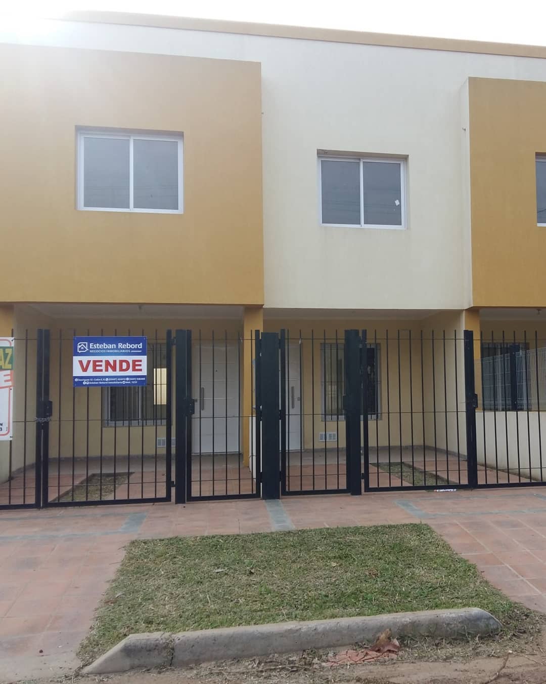 SE VENDEN DÚPLEXS EN COLÓN - foto 1