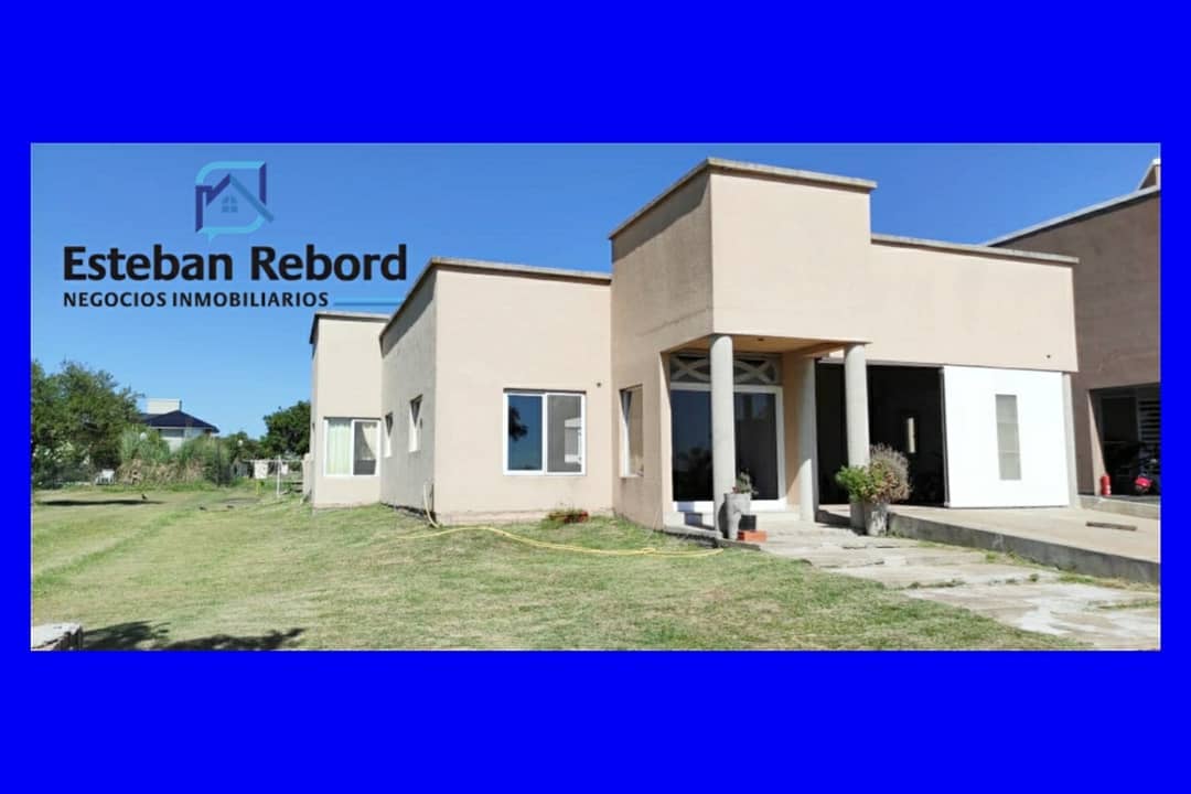 SE VENDE CASA EN BARRIO RESIDENCIAL "LOS BRETES" - foto 1