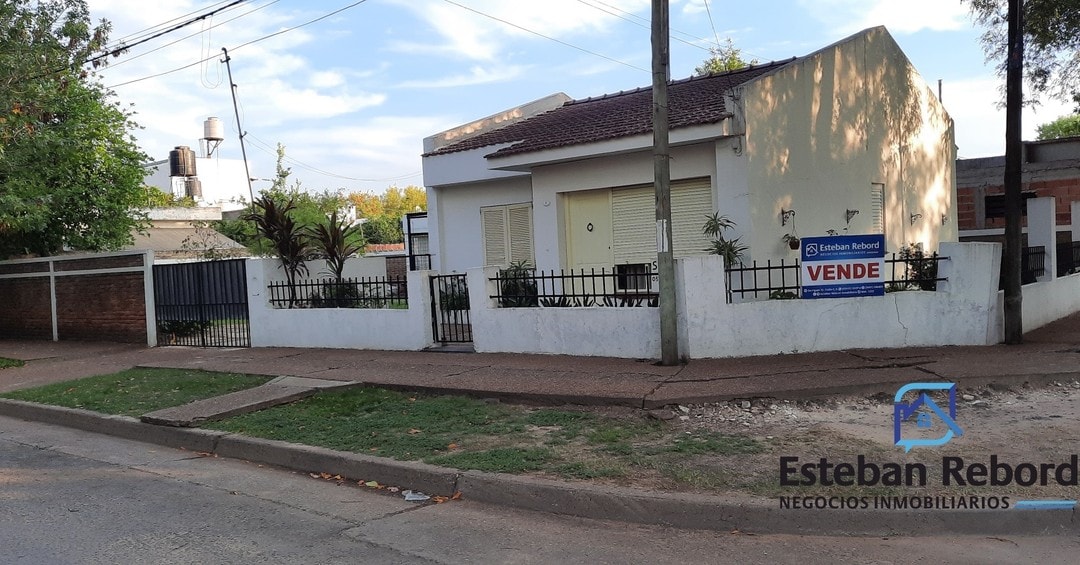 SE VENDE IMPORTANTE PROPIEDAD UBICADA EN ESQUINA - foto 1