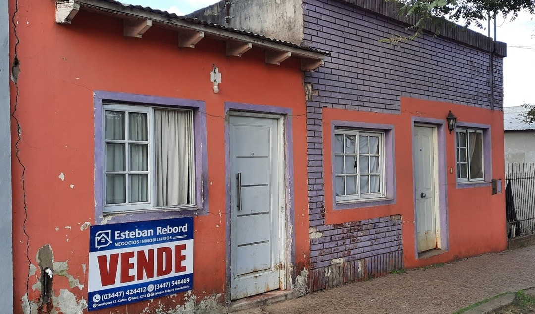 SE VENDE CASA CON DEPARTAMENTO A TERMINAR - foto 1