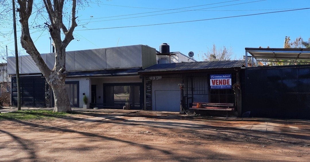 SE VENDEN 2 CASAS SOBRE AMPLIO LOTE - foto 1