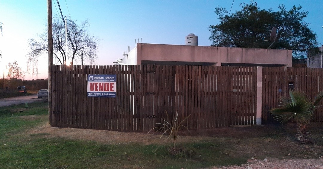 SE VENDEN 2 DEPARTAMENTOS CON BUEN LOTE EN COLÓN - foto 1