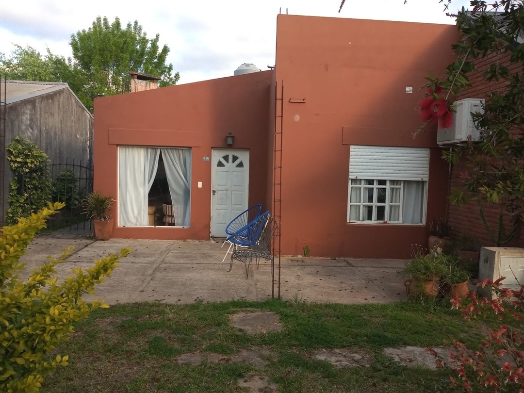 SE VENDE CASA CON LOCAL Y BUEN LOTE EN VILLA ELISA - foto 1