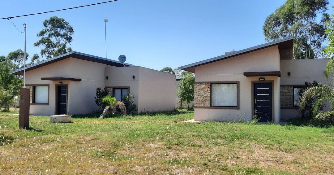 SE VENDEN DOS CASAS A ESTRENAR EN BARRIO SAN JUAN 1 DE COLÓN - foto 1