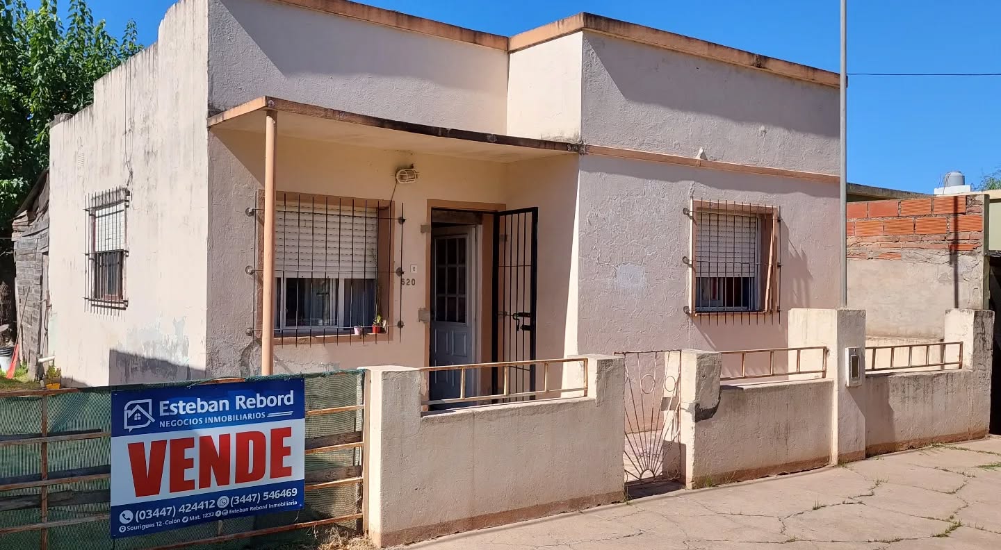 SE VENDE CASA CON BUEN LOTE EN COLÓN - foto 1