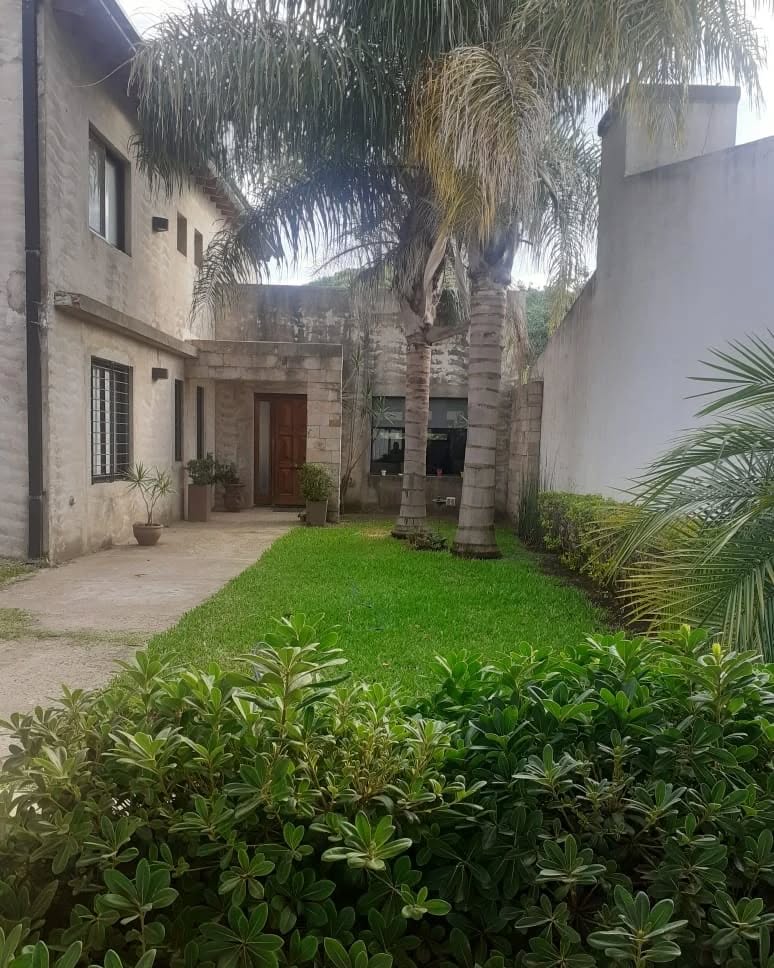 SE VENDE IMPORTANTE PROPIEDAD EN COLON - foto 1