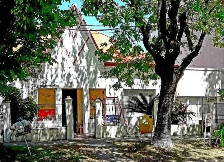 SE VENDE PROPIEDAD EN EL CENTRO DE VILLA ELISA - foto 1