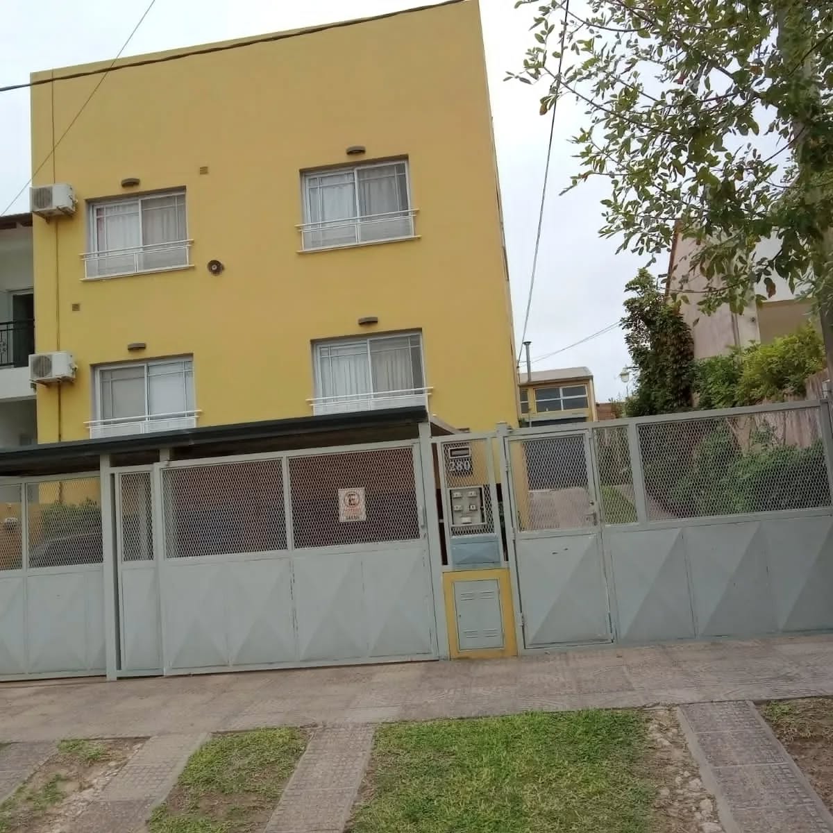 SE VENDE COMPLEJO DE UNIDADES - foto 1