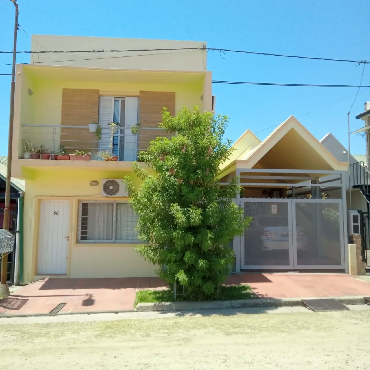 SE VENDE IMPECABLE PROPIEDAD EN COLON - foto 1