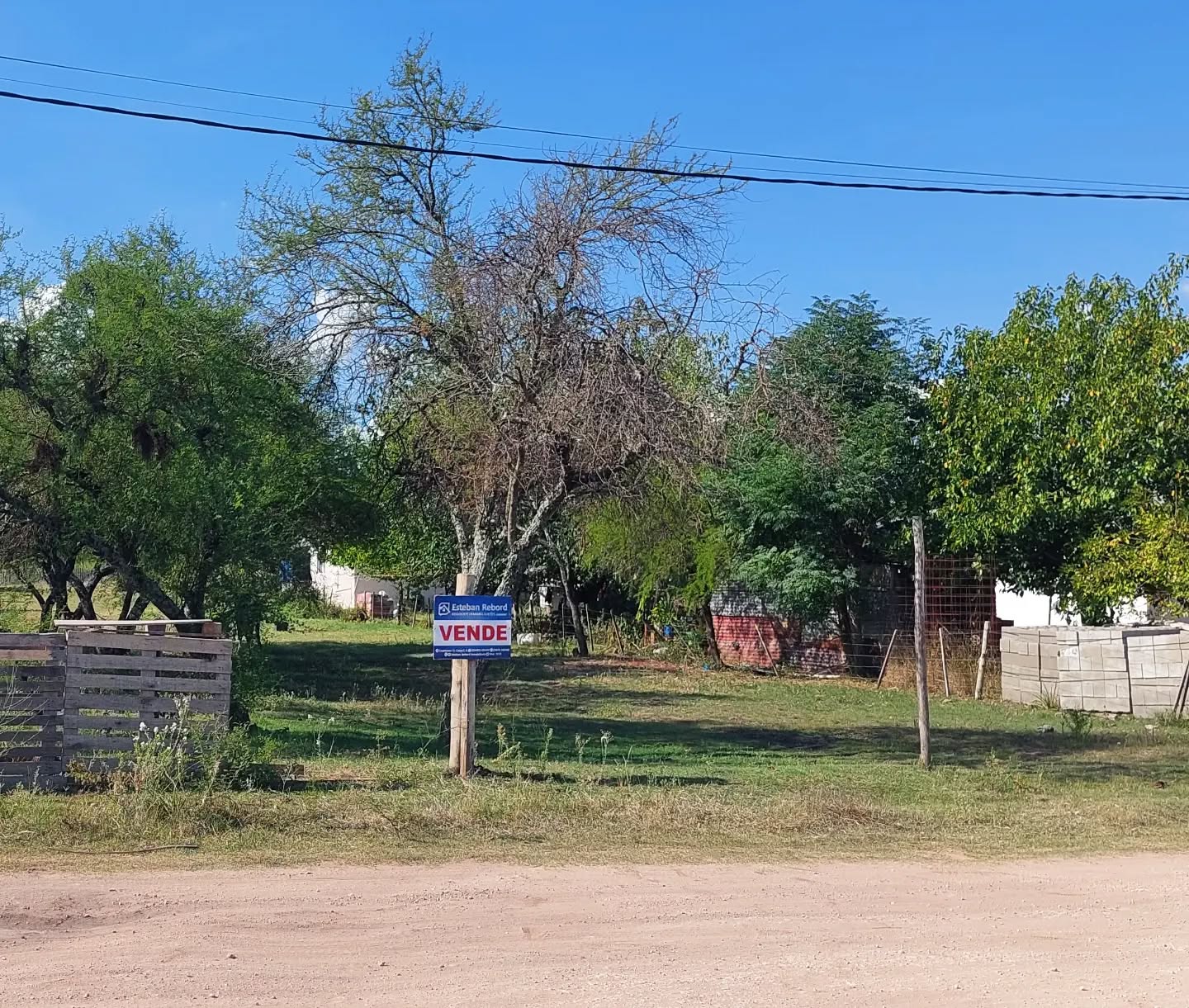 SE VENDEN DOS MONOAMBIENTES EN EJIDO COLON - foto 1