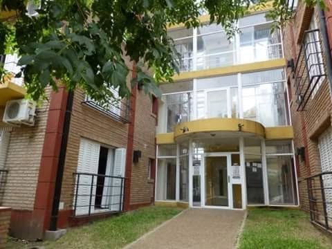 SE VENDE MONOAMBIENTE EN COLON - foto 1