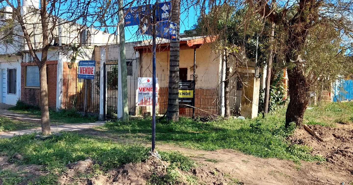 SE VENDE ESQUINA EN COLON - foto 1