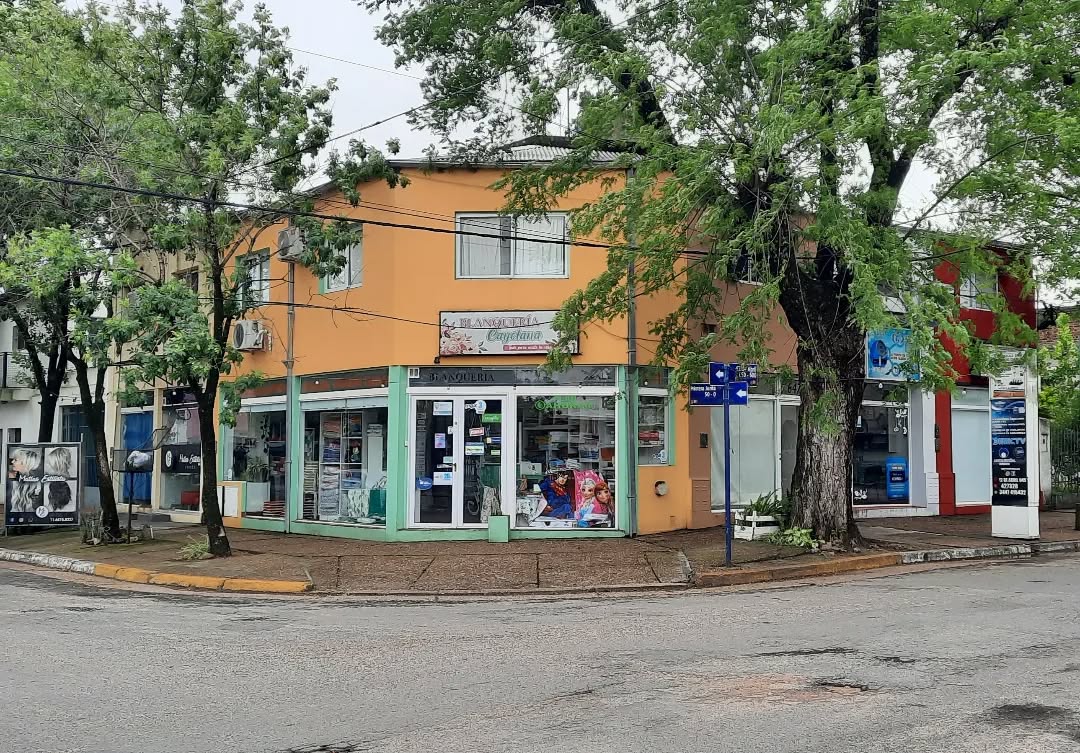 SE VENDE IMPORTANTE PROPIEDAD COMERCIAL - foto 1