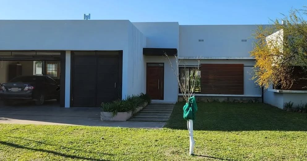 SE VENDE IMPORTANTE PROPIEDAD EN LAS AFUERAS DE COLÓN - foto 1