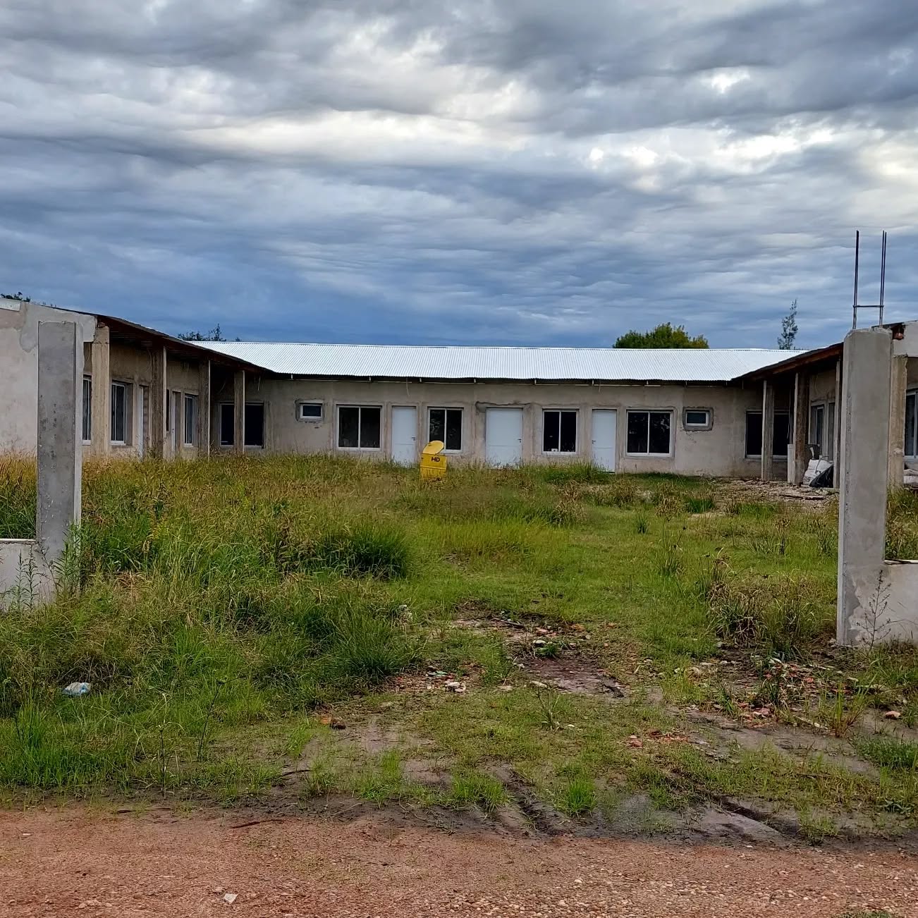 SE VENDEN MONOAMBIENTES EN POZO - foto 1