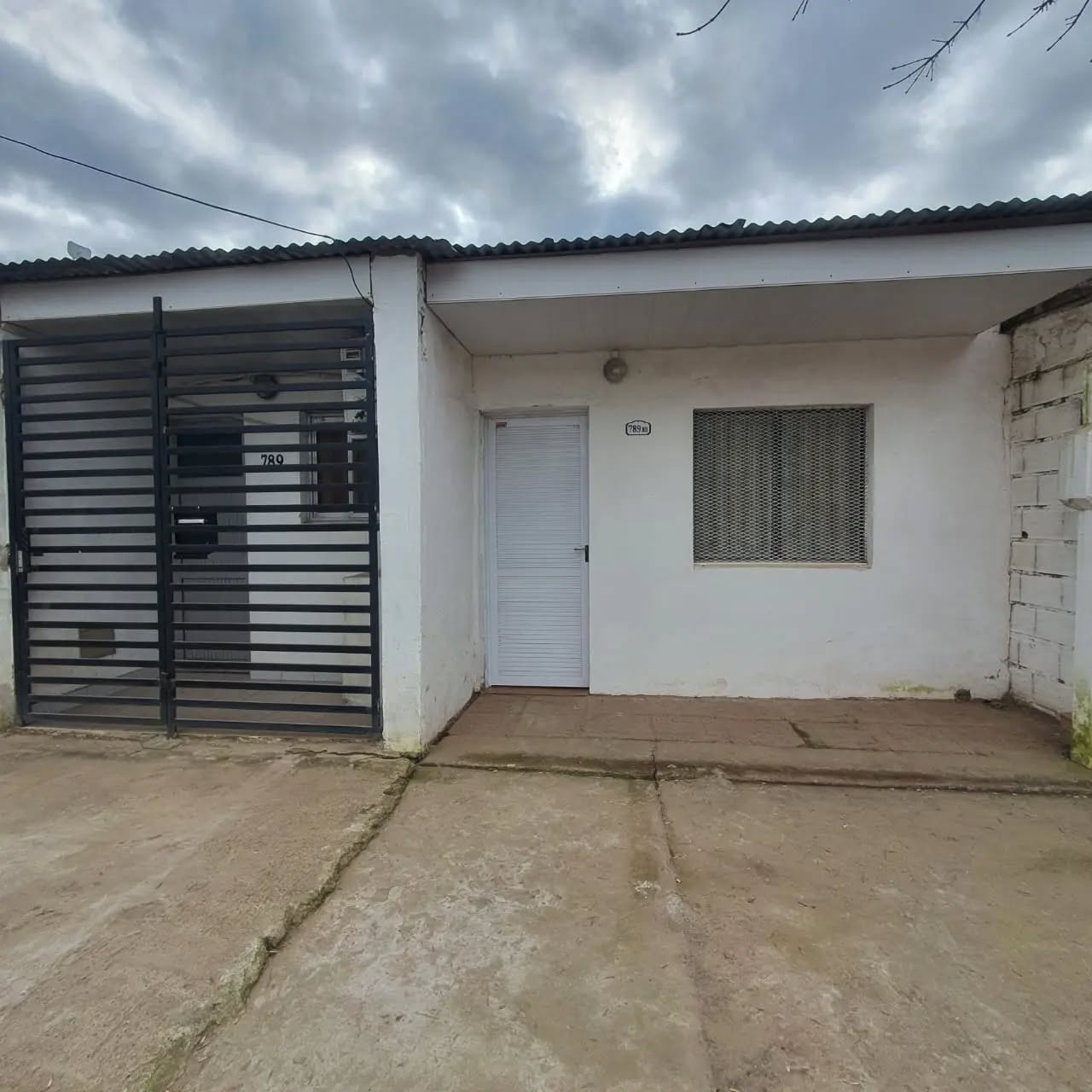 SE VENDEN DOS DEPARTAMENTOS EN COLON - foto 1