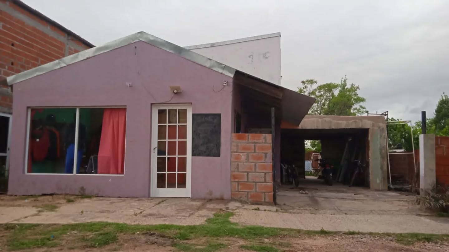 SE VENDE PROPIEDAD EN UBAJAY - ENTRE RÍOS - foto 1