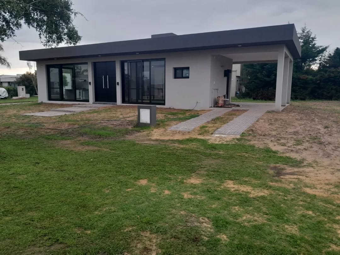 SE VENDE CASA A ESTRENAR - foto 1