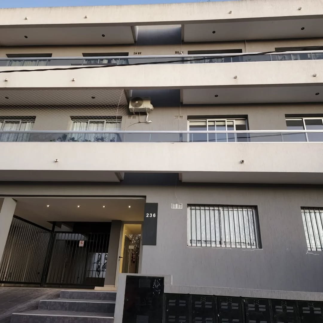 SE VENDE DEPARTAMENTO EN COLÓN - foto 1