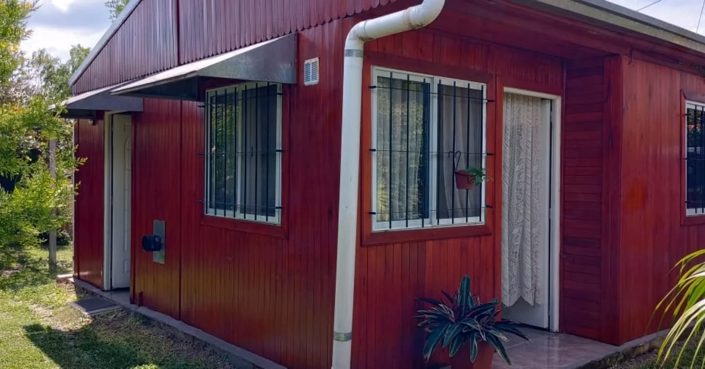 SE VENDEN 2 CASAS SOBRE UN MISMO LOTE - foto 1