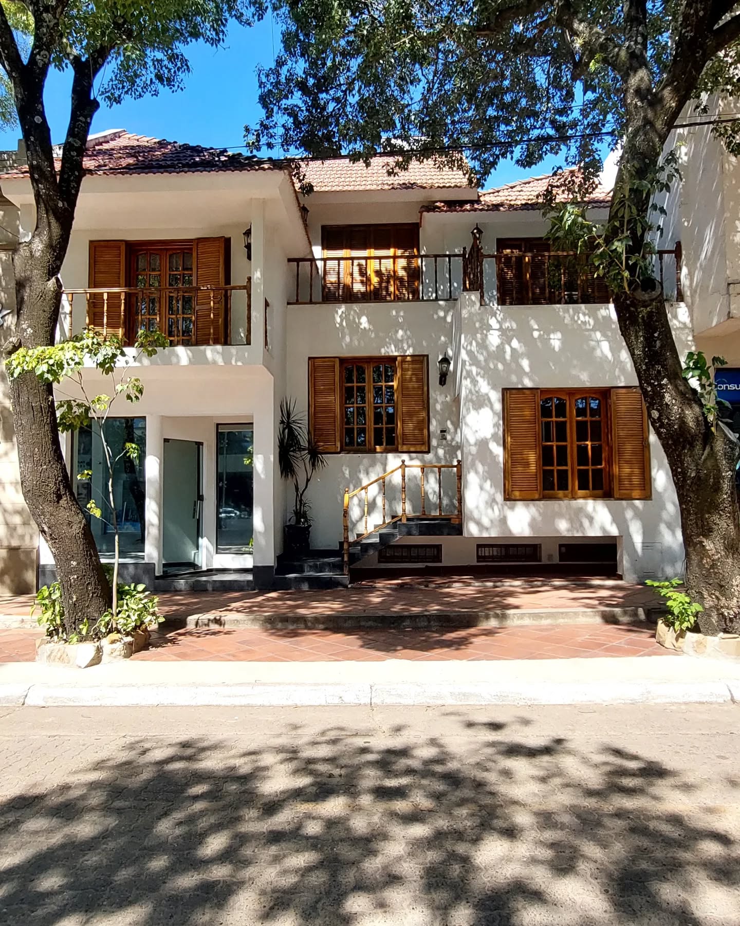 SE VENDE CASA EN PLENO CENTRO DE COLÓN - foto 1