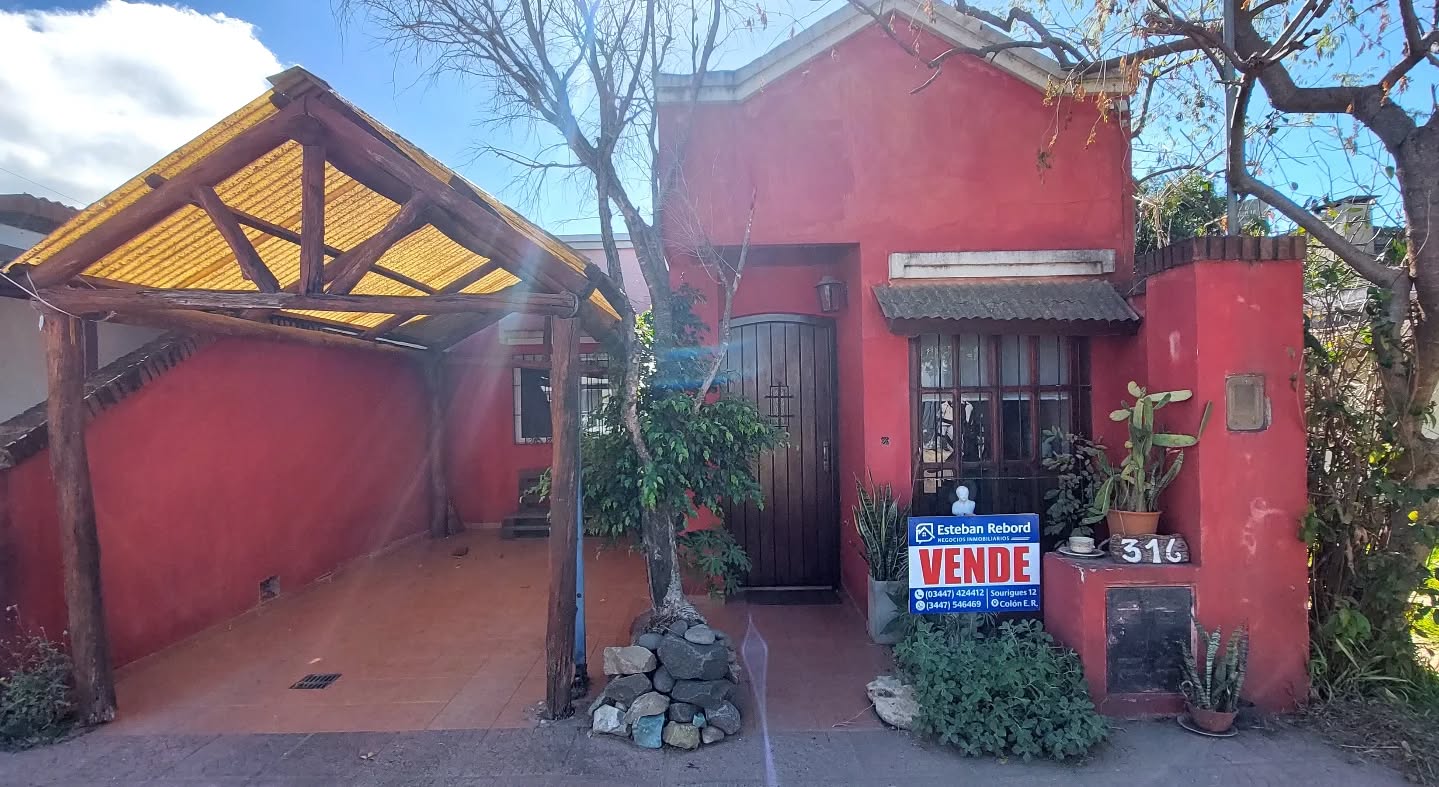 SE VENDE CASA EN COLÓN - foto 1