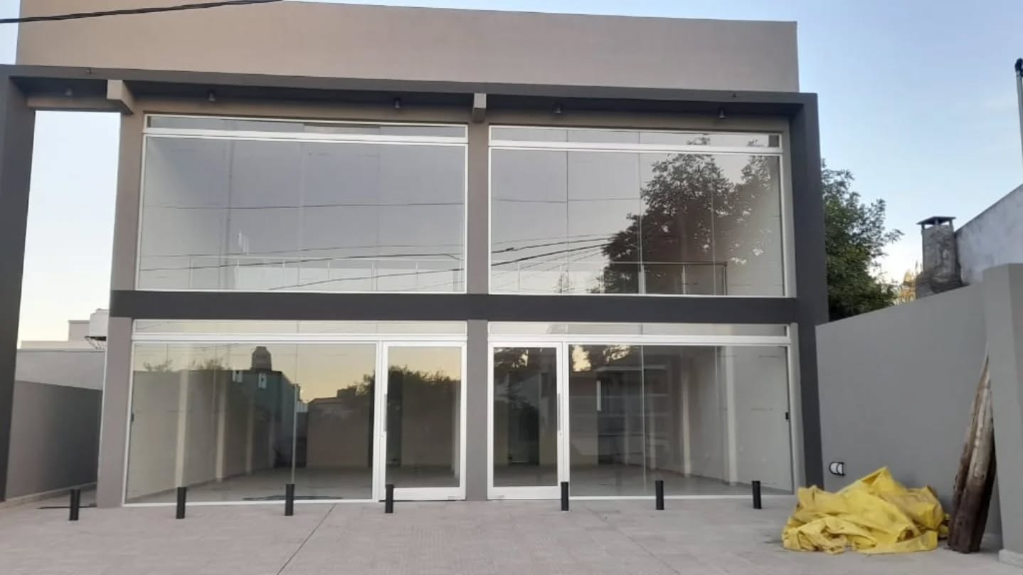 SE ALQUILA EN COLON - foto 1